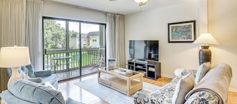 < 1/2 Mi to Coast: New Smyrna Beach Getaway