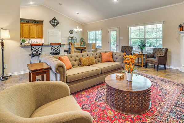 House (3 Bedrooms) | Interior