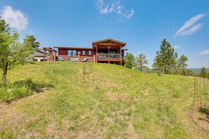 Interior - 3 Mi to Dtwn: Mtn-view Retreat in Hot Springs! (Hot Springs)