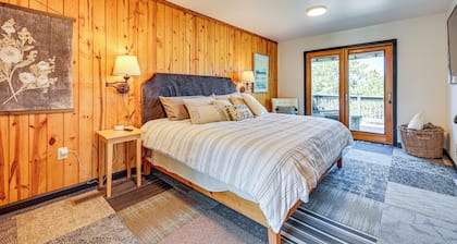 3 Mi to Dtwn: Mtn-view Retreat in Hot Springs!