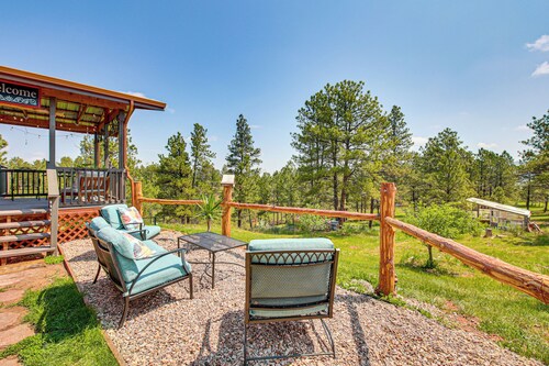 3 Mi to Dtwn: Mtn-view Retreat in Hot Springs!