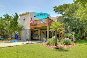 House (3 Bedrooms) | Interior - Walk to North Topsail Shores: Beach House w/ Gear! (Sneads Ferry)
