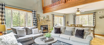 Game Room + Lake Access: Albrightsville Escape