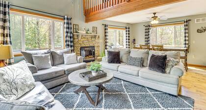 Game Room + Lake Access: Albrightsville Escape
