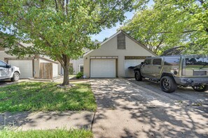 Apartment (3 Bedrooms) | Interior - 5 Mi to NAS Oceana: Townhome w/ Fenced Yard! (Virginia Beach)