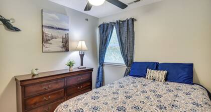 5 Mi to NAS Oceana: Townhome w/ Fenced Yard!