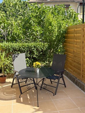 屋外ダイニングエリア