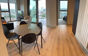 Unclassified image, 4 of 10, button - Cosy Central London Apartment - Sleeps 4 (London)