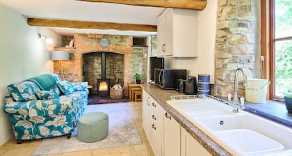 Host Stay Dipple Farm Cottage