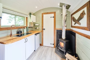 Desk - Host Stay Dipple Farm Shepherds Hut (Bideford)