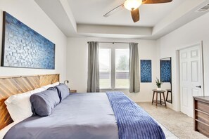 4 bedrooms, Internet - Luxury 4BR 2 5BA Home EV Charger Pool Access (Buda)