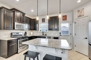 House | 4 bedrooms, Internet