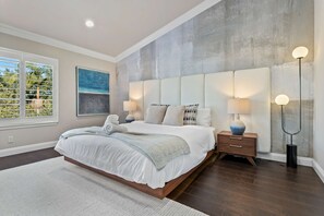 House | 4 bedrooms, Internet - Luxury Pool Home w Theater Games Mountain View (Rowland Heights)