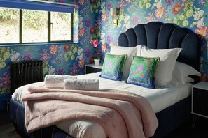 7 habitaciones, tabla de planchar con plancha, wifi y ropa de cama 