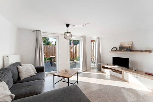 Holiday Home 'Küstenliebe' with Private Terrace, Private Garden and Wi-Fi