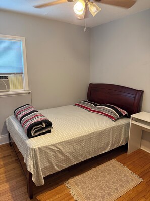 4 bedrooms, desk, iron/ironing board, free WiFi