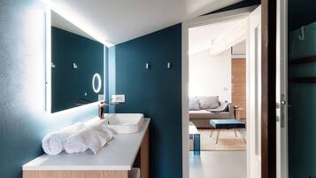 Apartment, Patio, Lake View | Bathroom | Shower, free toiletries, hair dryer, bidet