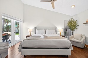 3 Schlafzimmer, Schreibtisch, Bügeleisen/Bügelbrett, Reisekinderbett