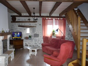 Tv och eldstad