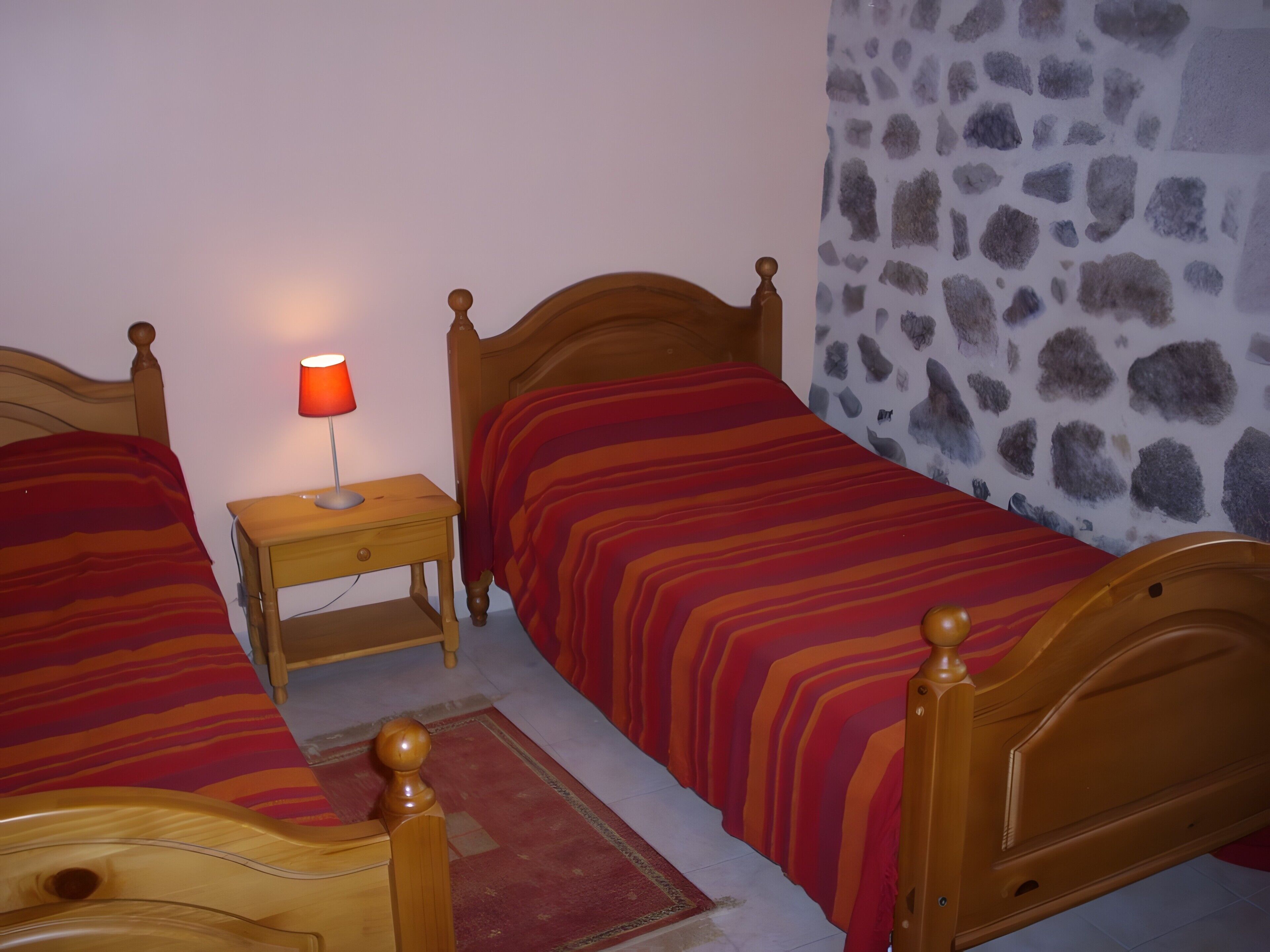 2 bedrooms, iron/ironing board, WiFi