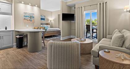 Salty Studio - Getaway in the Heart of Morehead City!