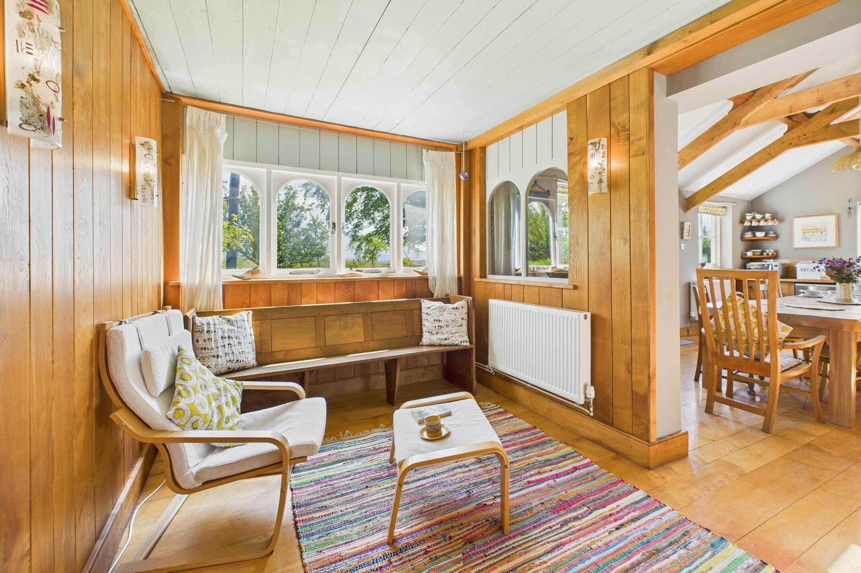 TV, fireplace, books, offices