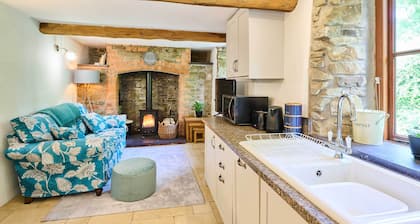 Host & Stay | Dipple Farm Cottage