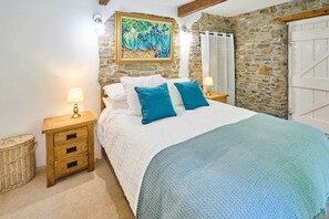 1 bedroom, desk, iron/ironing board, WiFi