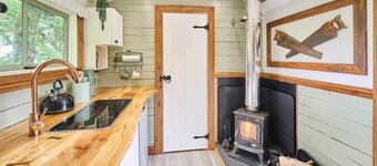 Host & Stay | Dipple Farm Shepherds Hut