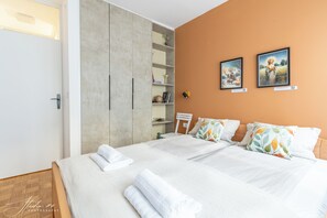 1 habitación, escritorio, tabla de planchar con plancha y wifi gratis