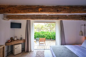 Deluxe tweepersoonskamer | Een minibar, individueel gedecoreerd, individueel gemeubileerd