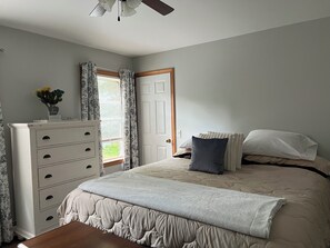 4 bedrooms, WiFi, bed sheets