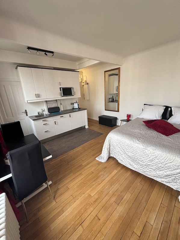 1 bedroom, iron/ironing board, WiFi, bed sheets