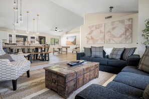 TV connectée, cheminée