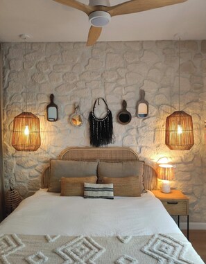 2 bedrooms, iron/ironing board, WiFi, bed sheets