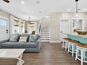 Maison, 3 chambres | Coin séjour | TV connectée