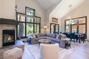Townhome, 3 Bedrooms | Living area