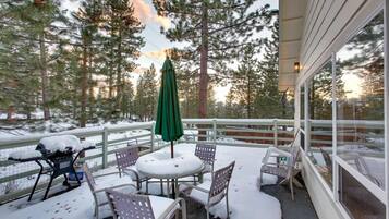 House, 5 Bedrooms | Outdoor dining