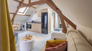 TV, offices - Bright Historic Loft in the Heart of Willemstad (Willemstad)