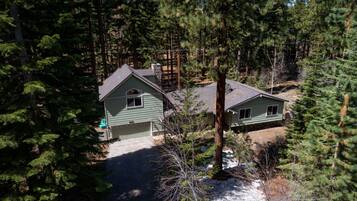 Nhà, 4 phòng ngủ | Ngoại thất