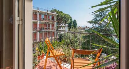 GuestHost - Bright & Lovely Apartment in Messina