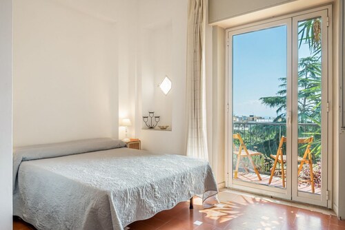 GuestHost - Bright & Lovely Apartment in Messina