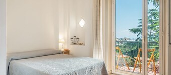GuestHost - Bright & Lovely Apartment in Messina
