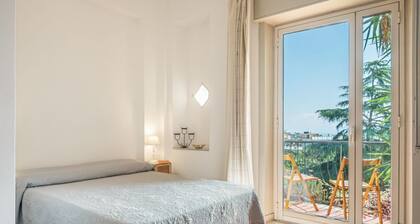 GuestHost - Bright & Lovely Apartment in Messina