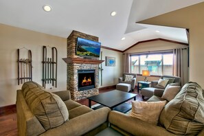Condo, 3 Bedrooms | Living area | Smart TV