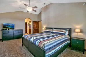 Condo, 3 Bedrooms | 3 bedrooms, iron/ironing board, free WiFi