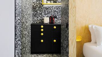 Studio 11 | Cucina privata | Microonde, macchina per caffè espresso, bollitore elettrico, tostapane