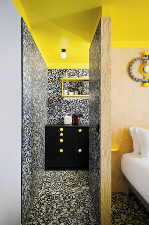 Studio 11 | Dapur peribadi | Ketuhar gelombang mikro, pembancuh kopi espreso, cerek elektrik