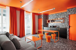 Appartement 01 | Zona de estar | Una televisión