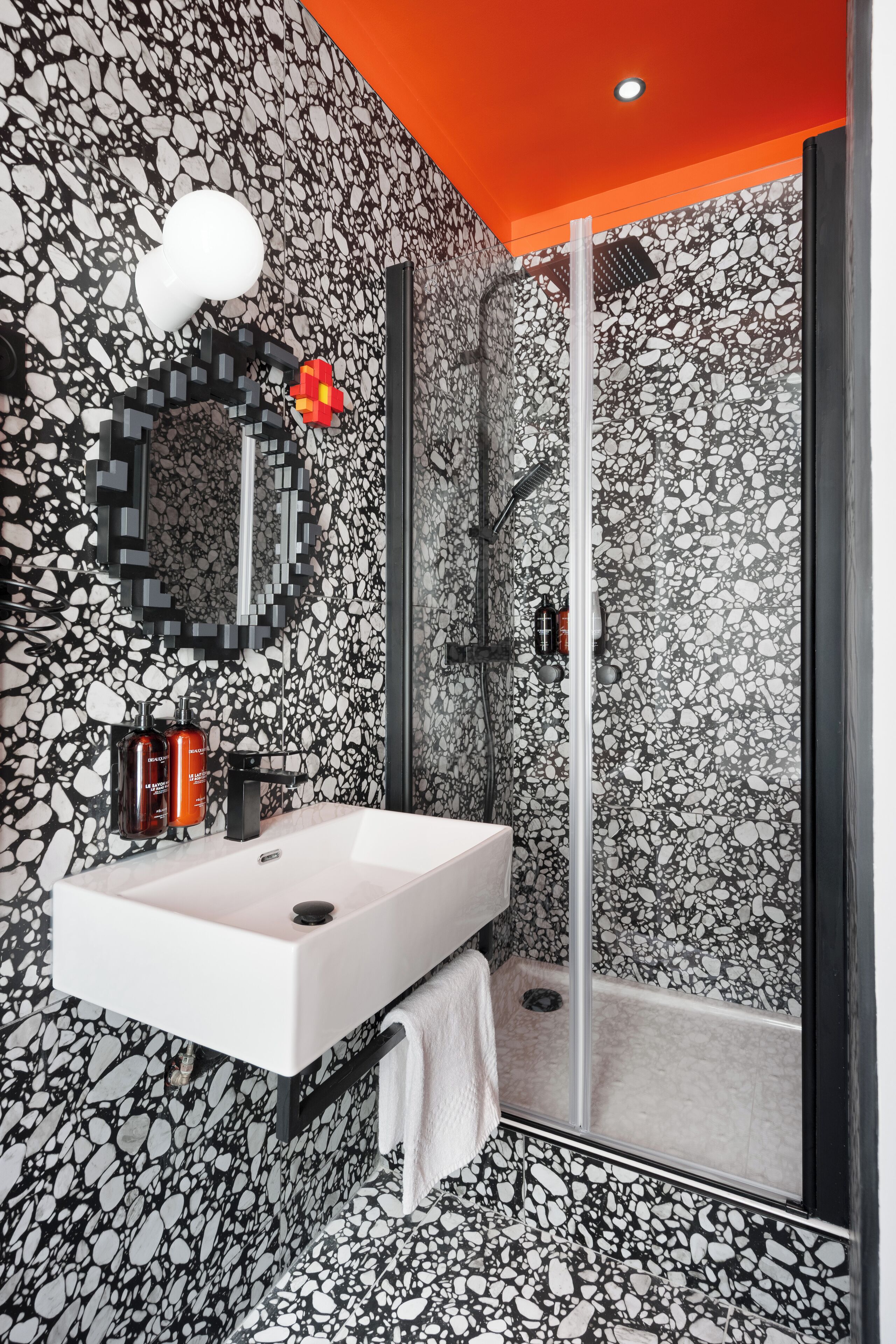 Appartement 01 | Baño | Amenidades de baño ecológicas, secadora de cabello, toallas, jabón 